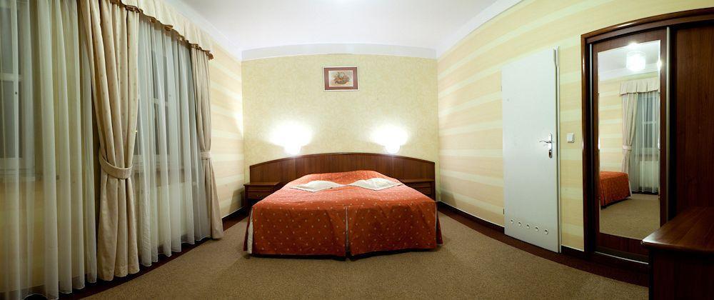 Comfortbiznes Прушкув Экстерьер фото